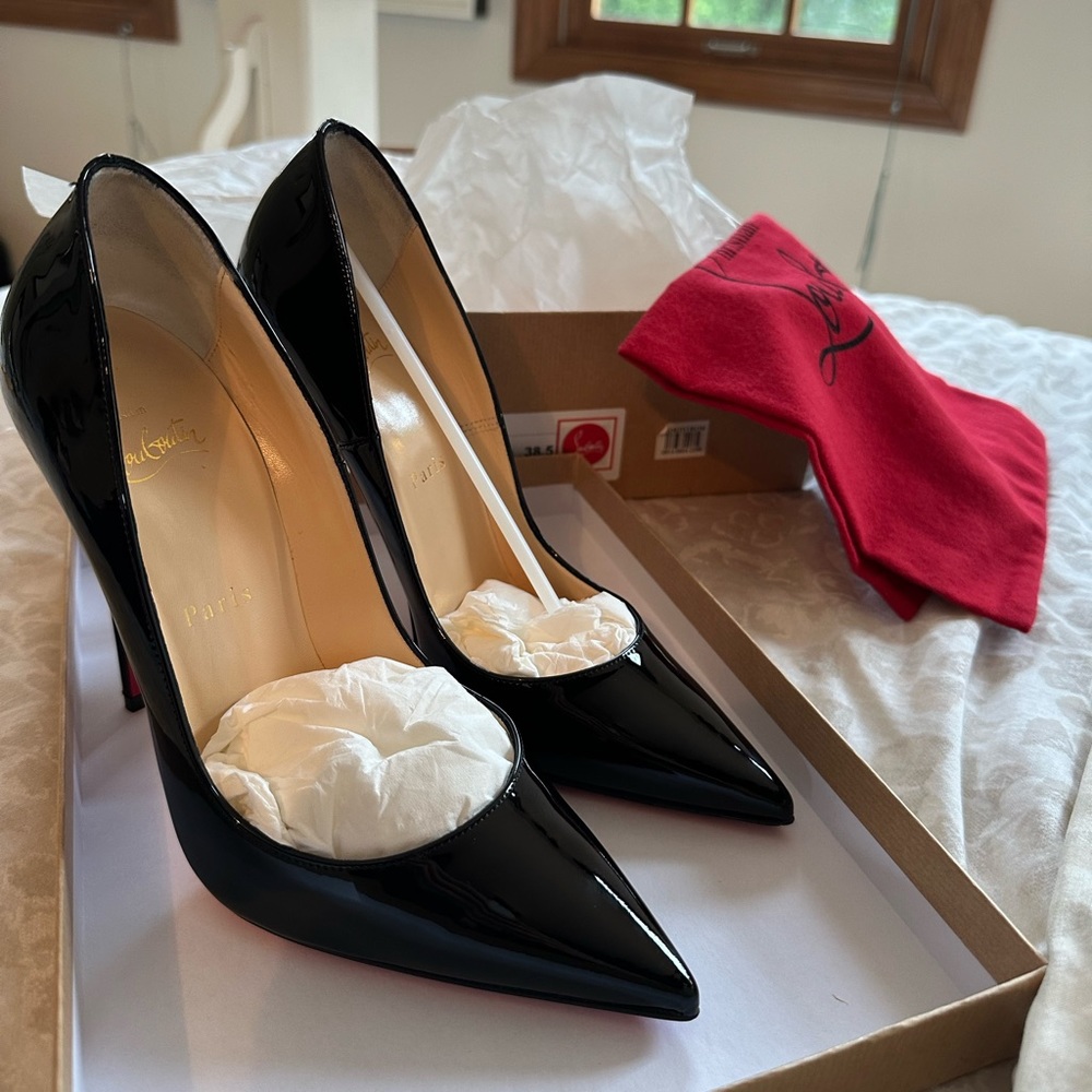 So Kate Pumps, Christain Louboutin, Black Patent Leather, Size 38 1/2